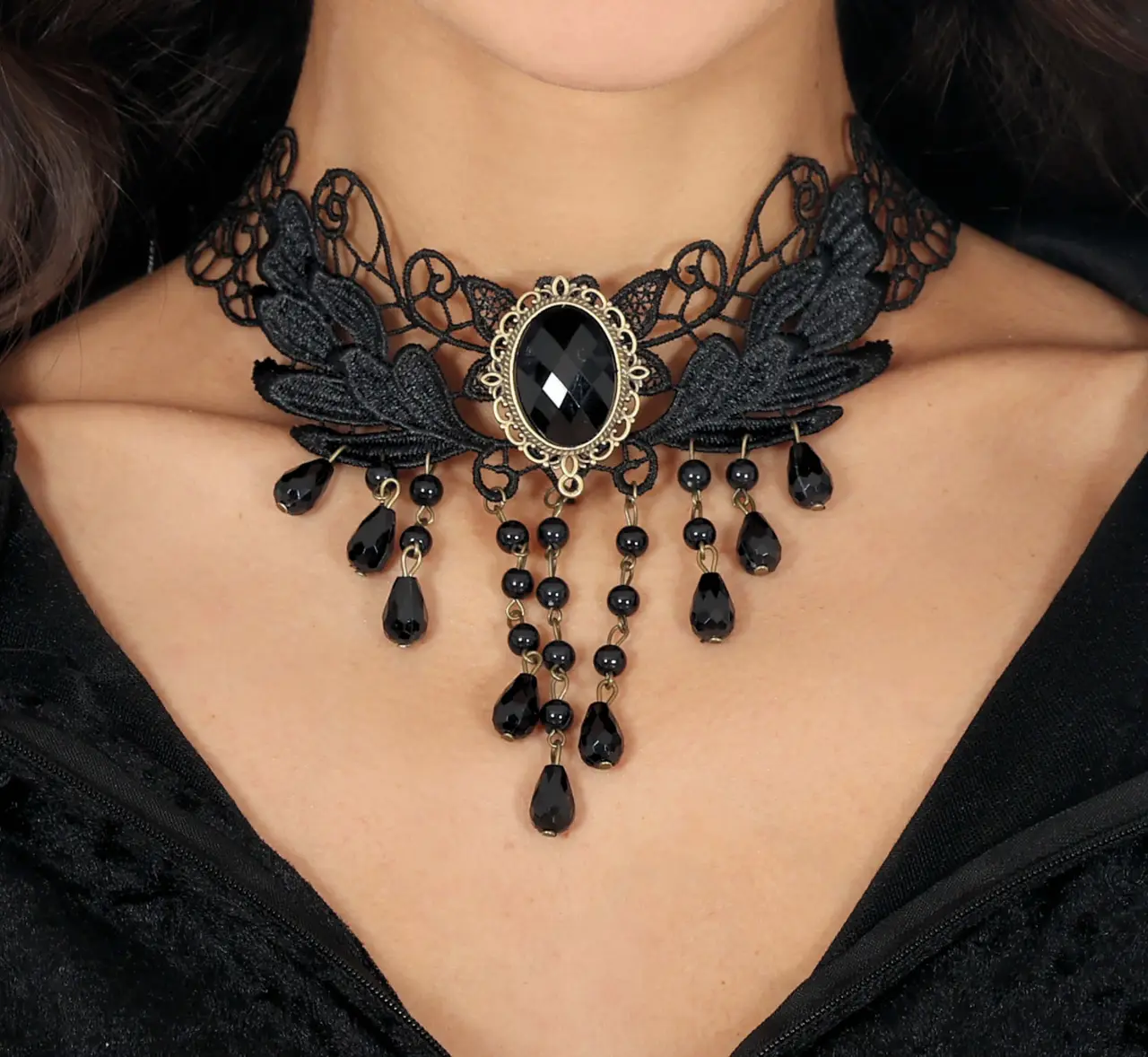 Sort broderet choker med perler, ca. 17,6 cm