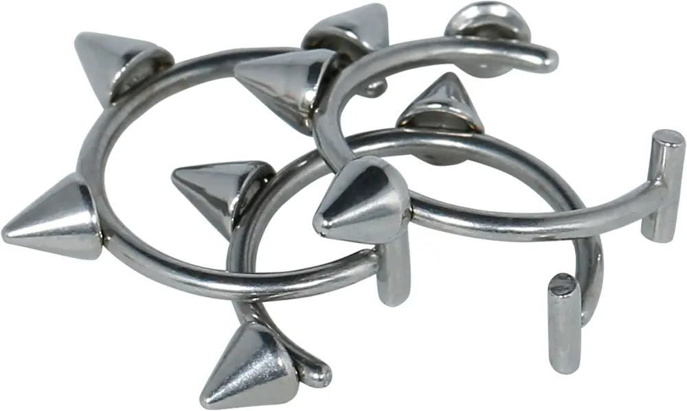 3 gotiske piercinger i metal